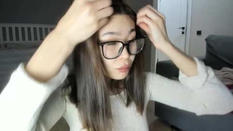 Snapshot of yummi_kim chatting on 01.28.25 Yumi online show from 01.28.25
