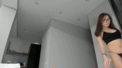 Snapshot of yummi_kim chatting on 02.16.25 Yumi online show from 02.16.25