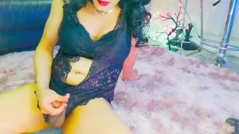 Snapshot of yummy1a chatting on 12.20.24 Yummy online show from 12.20.24