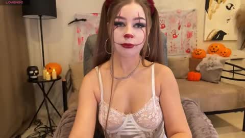 Yummy Jane online show from 10.31.25