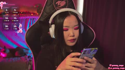 Snapshot of yummy_maya chatting on 01.27.25 Chimi online show from 01.27.25