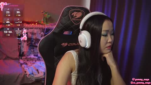 Snapshot of yummy_maya chatting on 02.05.25 Chimi online show from 02.05.25