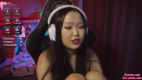 Snapshot of yummy_maya chatting on 02.21.25 Chimi online show from 02.21.25