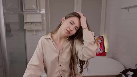 Snapshot of yummyemiily chatting on 02.17.26 Emily online show from 02.17.26