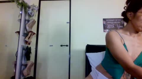Snapshot of yummylheng chatting on 03.10.25 yummylheng online show from 03.10.25
