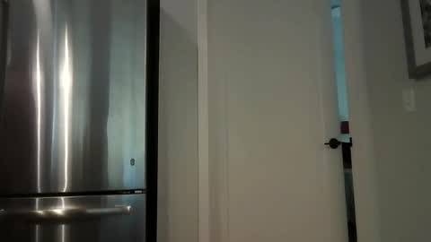 Yummymushhead online show from 12.28.24