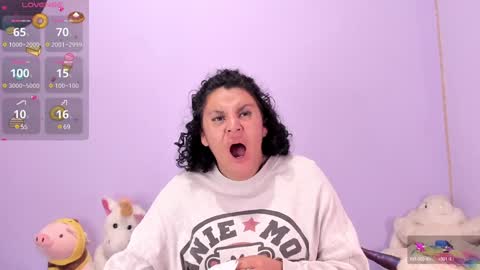 yunahott_ online show from 01.30.25