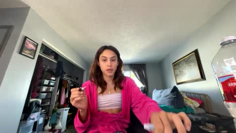 Snapshot of yungfemslut chatting on 09.15.25 BbyTSSLut online show from 09.15.25