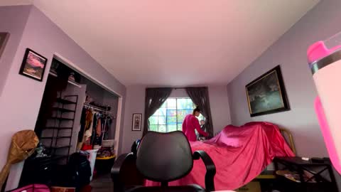 Snapshot of yungfemslut chatting on 09.24.25 BbyTSSLut online show from 09.24.25