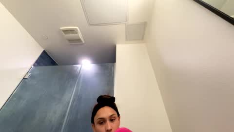 Snapshot of yungfemslut chatting on 10.07.25 BbyTSSLut online show from 10.07.25