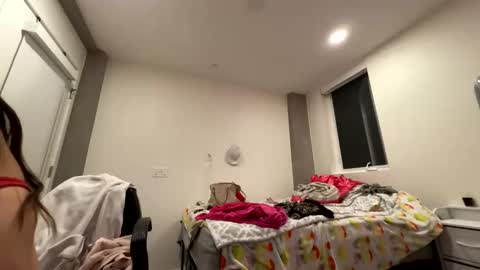 Snapshot of yungfemslut chatting on 10.28.25 BbyTSSLut online show from 10.28.25