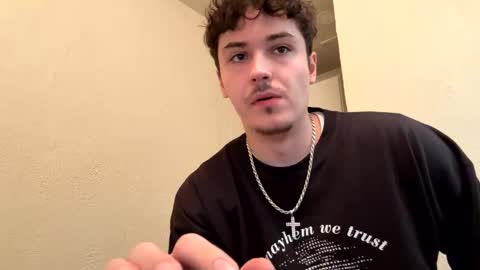 yungstudbev online show from 10.10.25