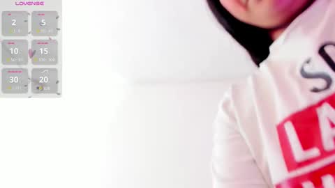 Yunna online show from 10.04.25