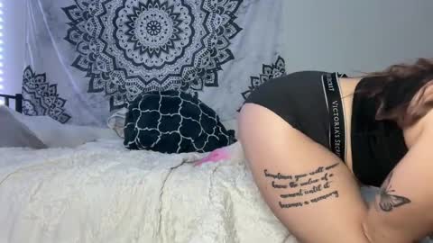 Snapshot of yurdreams_22 chatting on 01.21.25 yurdreams_22 online show from 01.21.25