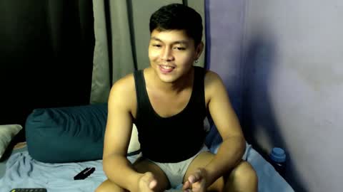 Snapshot of yuri_nation chatting on 12.01.24 yuri nation online show from 12.01.24