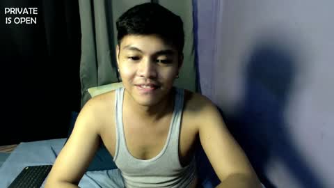 Snapshot of yuri_nation chatting on 12.04.24 yuri nation online show from 12.04.24