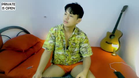 Snapshot of yuri_nation chatting on 02.05.25 yuri nation online show from 02.05.25