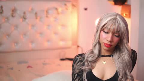 Yuyi Cam online show from 10.06.25