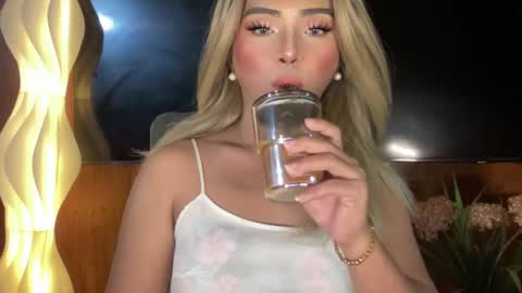 Miss Cali online show from 01.11.25