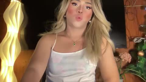 Miss Cali online show from 01.11.25