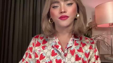 Miss Cali online show from 02.02.25