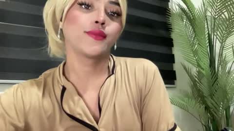 Miss Cali online show from 02.23.25