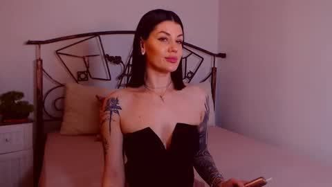 I V Y   online show from 01.17.26