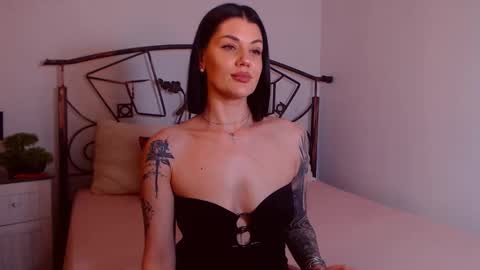 I V Y   online show from 02.05.26