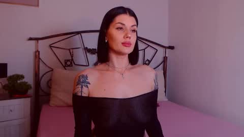 I V Y   online show from 02.09.26