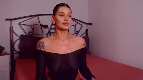 I V Y   online show from 06.02.26