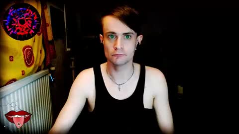 Snapshot of yyscript chatting on 02.05.25 online show from 02.05.25