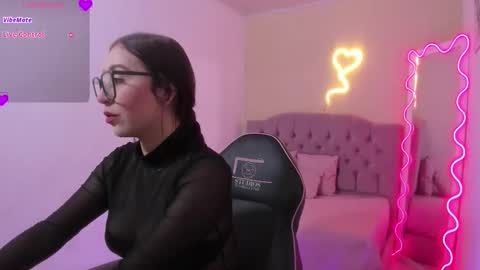 Snapshot of zaafira_tay chatting on 02.06.26 zaafira_tay online show from 02.06.26