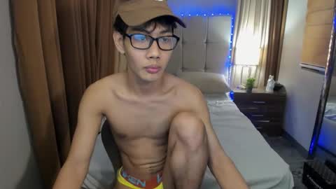 Snapshot of zack212003 chatting on 09.21.25 zack212003 online show from 09.21.25