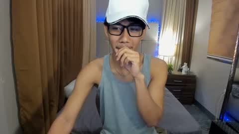 Snapshot of zack212003 chatting on 10.30.25 zack212003 online show from 10.30.25