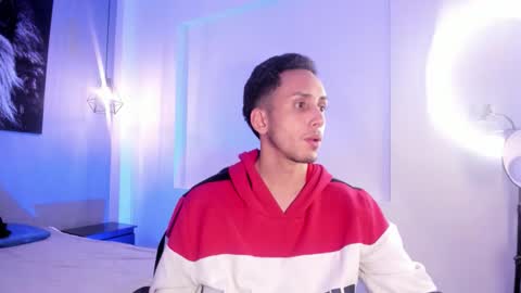 Snapshot of zack_isback chatting on 04.10.26 zack_isback online show from 04.10.26