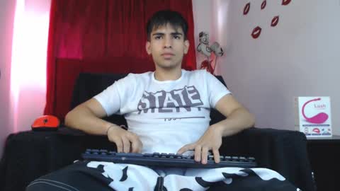 Snapshot of zack_xtreme chatting on 12.12.24 Xavi online show from 12.12.24