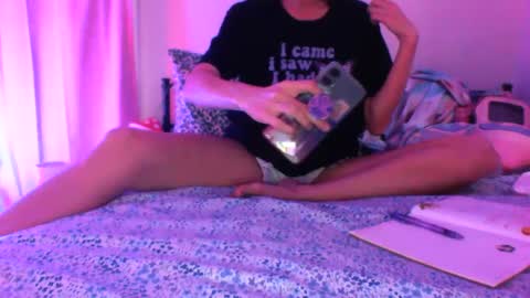 Snapshot of zaddyslilslutbucket chatting on 09.19.25 zaddyslilslutbucket online show from 09.19.25