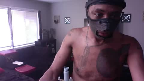 Snapshot of zaddystreetz chatting on 10.26.25 zaddystreetz online show from 10.26.25