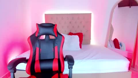 Snapshot of zafiro__brown chatting on 10.04.25 Zafiro Brown online show from 10.04.25