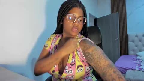 zahra_rose online show from 12.15.25