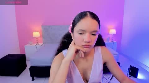 Snapshot of zairaglow chatting on 10.24.25 Zaira Pussy extreme online show from 10.24.25