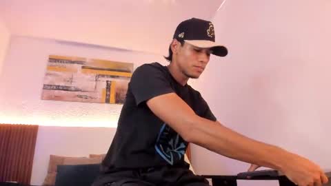 Zander online show from 08.06.26