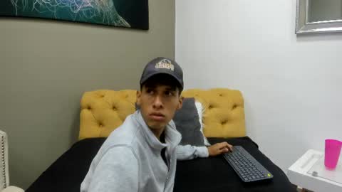 Snapshot of zane_belville chatting on 06.26.26 Zane Belville online show from 06.26.26