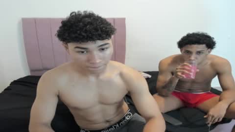 Snapshot of zanxley_ chatting on 12.19.24 zanxley_ online show from 12.19.24