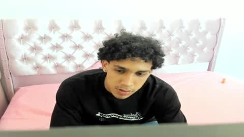 Snapshot of zanxley_ chatting on 01.10.25 zanxley_ online show from 01.10.25