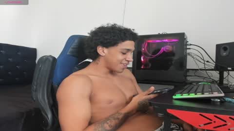 Snapshot of zanxley_ chatting on 01.29.25 zanxley_ online show from 01.29.25