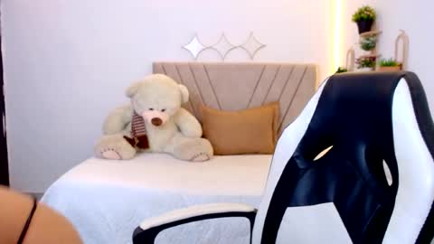 Snapshot of zara_cute18 chatting on 07.11.26 Zara online show from 07.11.26