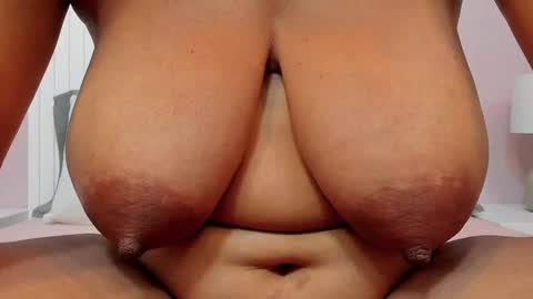 Snapshot of zara_lopez chatting on 12.30.24 zara lopez online show from 12.30.24