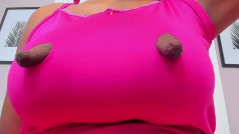 Snapshot of zara_lopez chatting on 01.12.25 zara lopez online show from 01.12.25