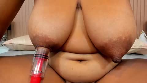 Snapshot of zara_lopez chatting on 09.18.25 zara lopez online show from 09.18.25